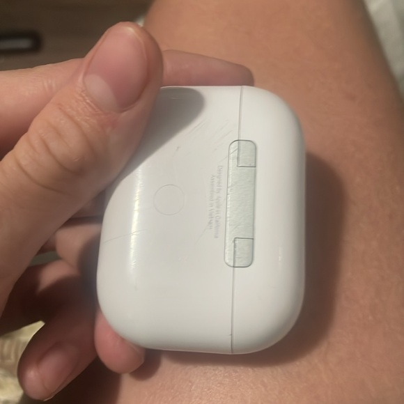 AirPods 2nd gen - Picture 3 of 5